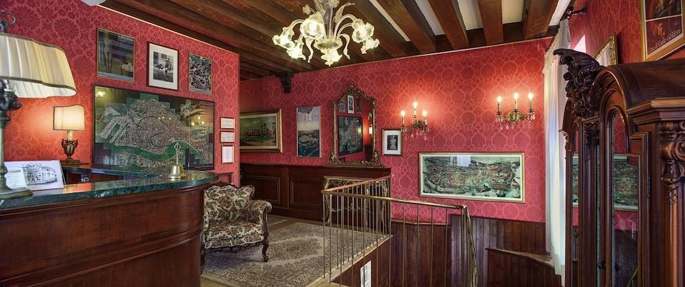 Hotel Galleria Венеция Экстерьер фото