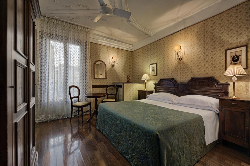 Hotel Galleria Венеция Экстерьер фото