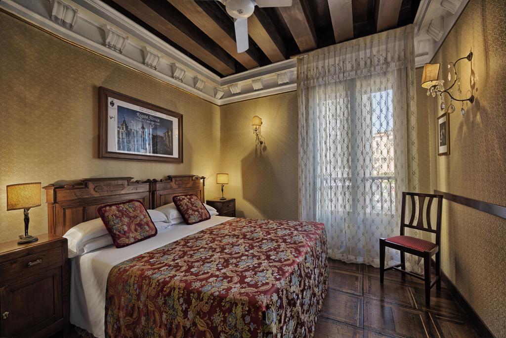 Hotel Galleria Венеция Экстерьер фото